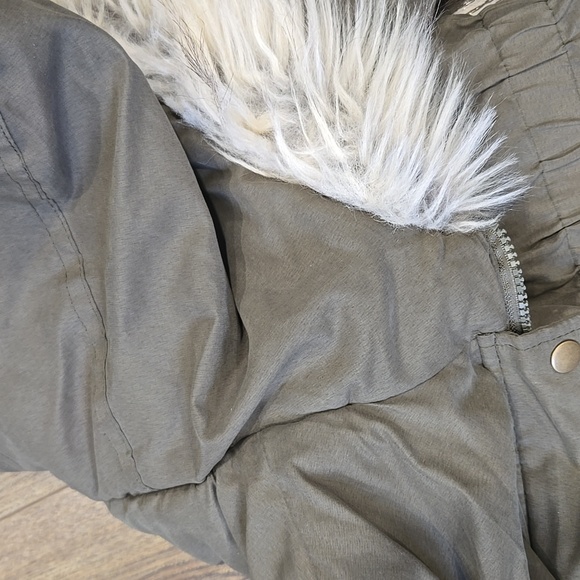 Rothschild | Olive Green Hooded Girls Coat Size Medium - Picture 6 of 11